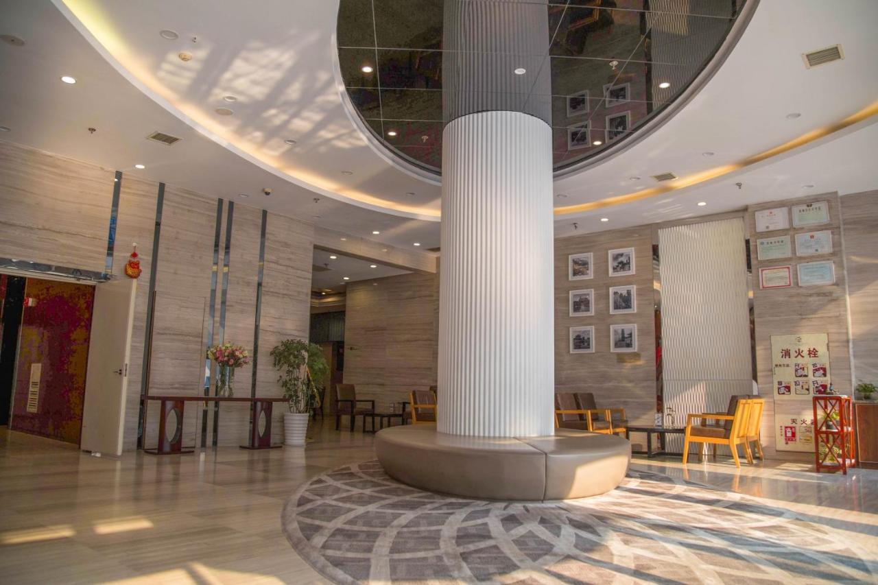 Metropolo, Zhenjiang, Railway Station Wanda Plaza Otel Zhenjiang  Dış mekan fotoğraf